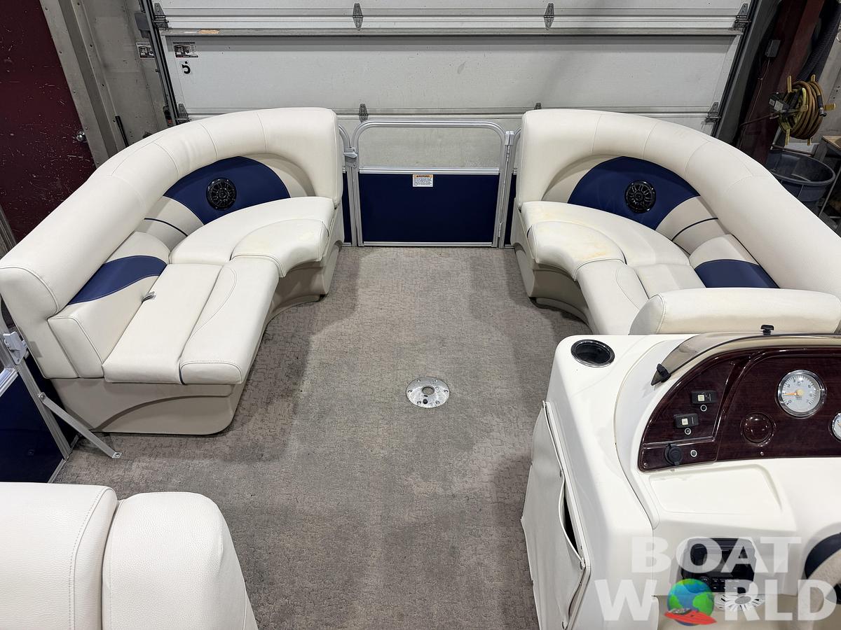 Used 2015 SunChaser 8520 Classic Cruise & 30HP Mercury 4Stroke EFI -$14,995