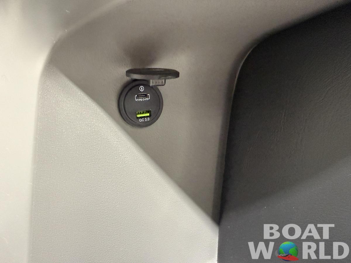 2026 Tahoe Pontoons LTZ 1985 Cruise Rear Bench (CRB) 