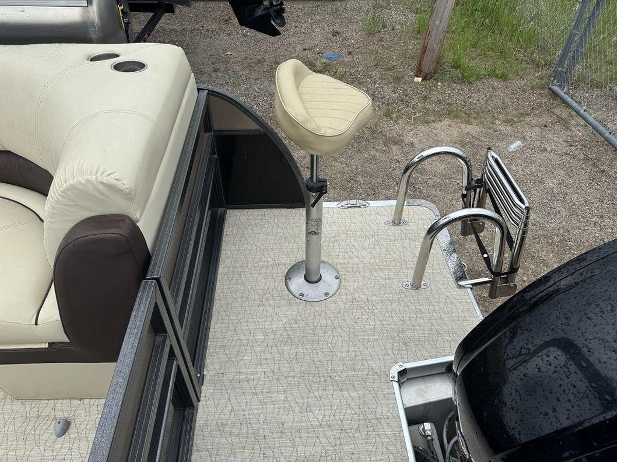 Used 2018 Misty Harbor Boats Skye SR S-2385SE Pontoon