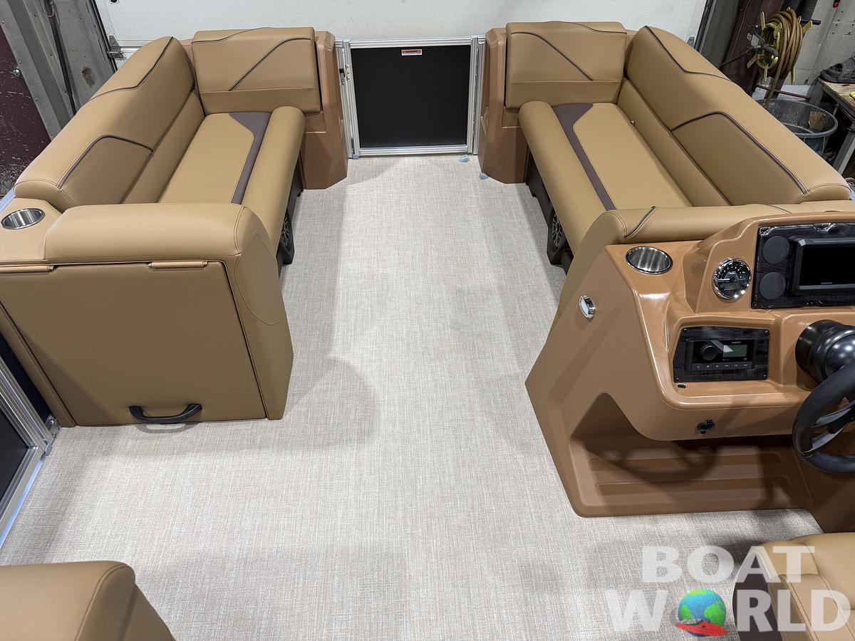 2027 Tahoe Sport VRB SE 2385 Swingback & 4-Stroke $35995
