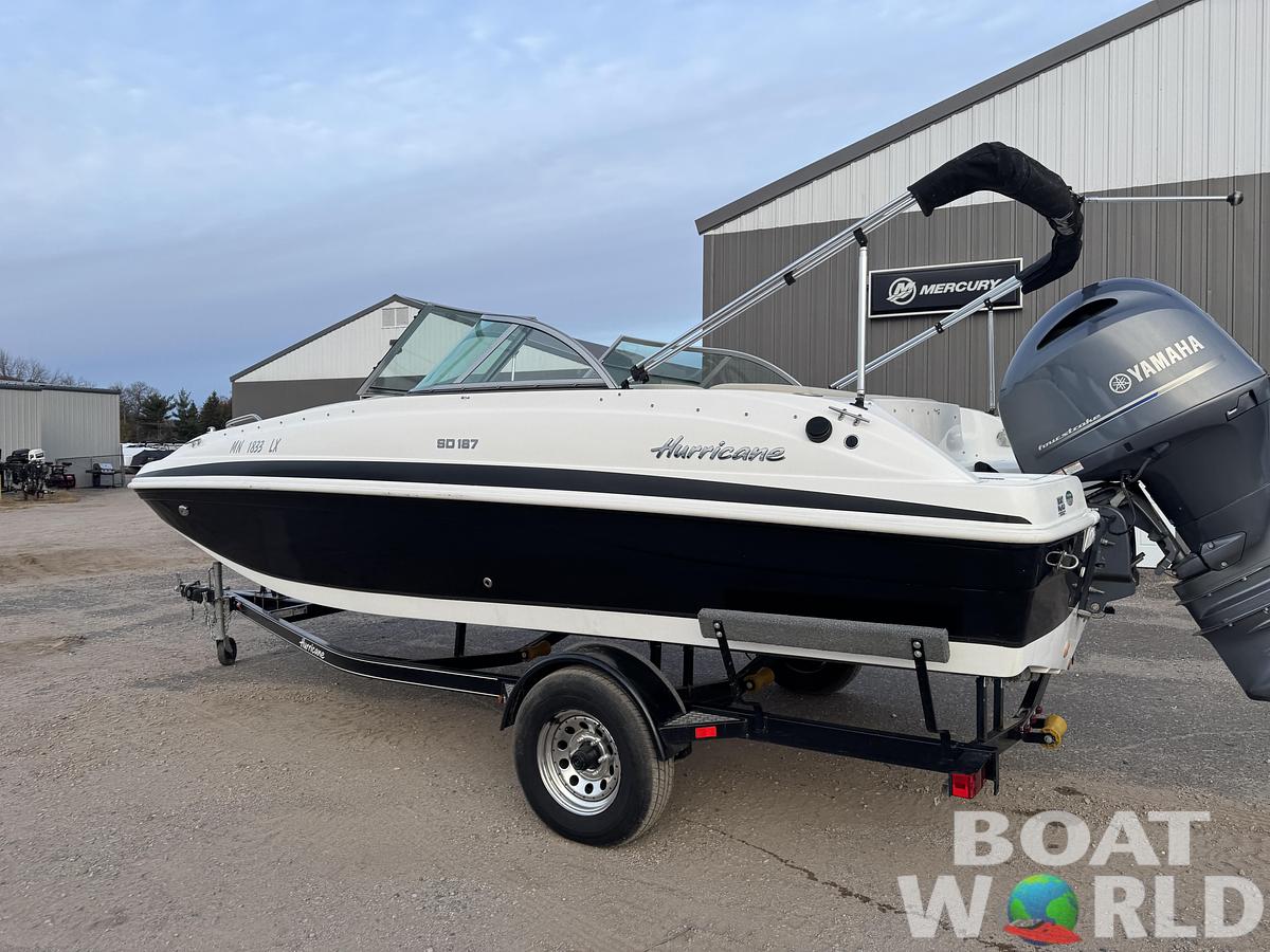 Used 2019 Hurricane SunDeck 187 with 150HP Yamaha Fourstroke EFI Outboard