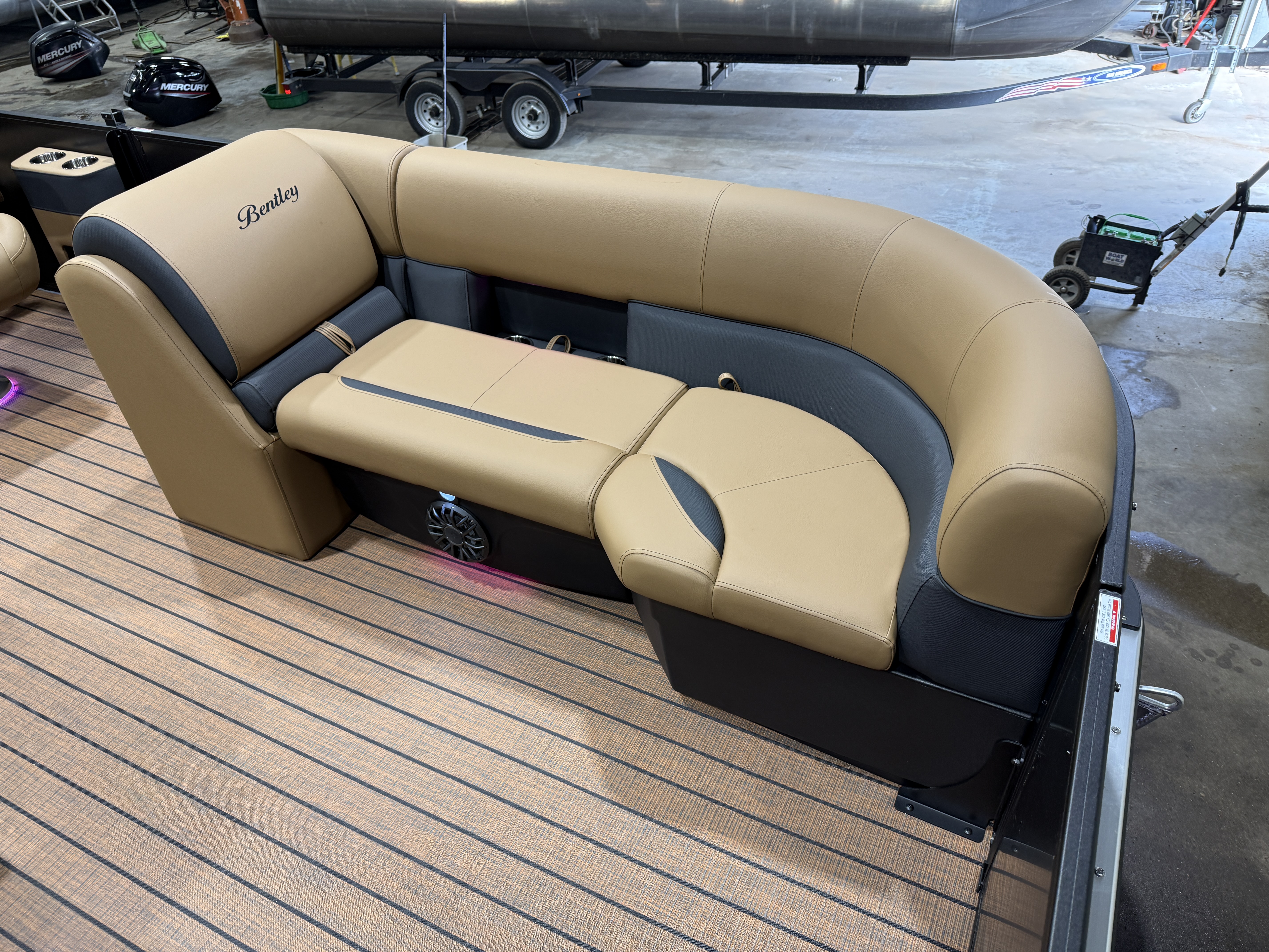 2027 Bentley Legacy 220 QSB Swingback $46995
