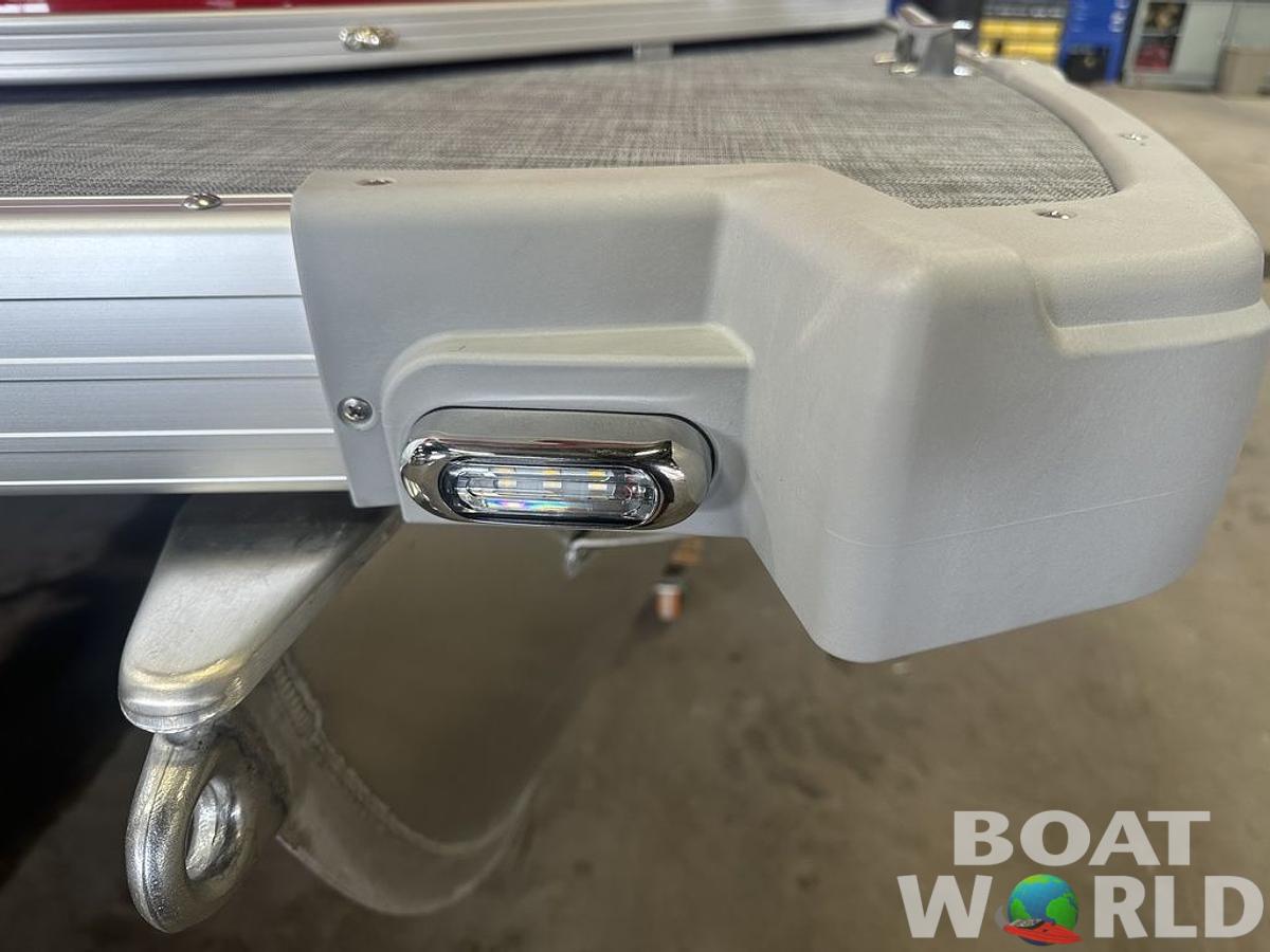 2025 Princecraft Vectra 21 RL Swingback Lounge Pontoon & Mercury 4-Stroke EFI