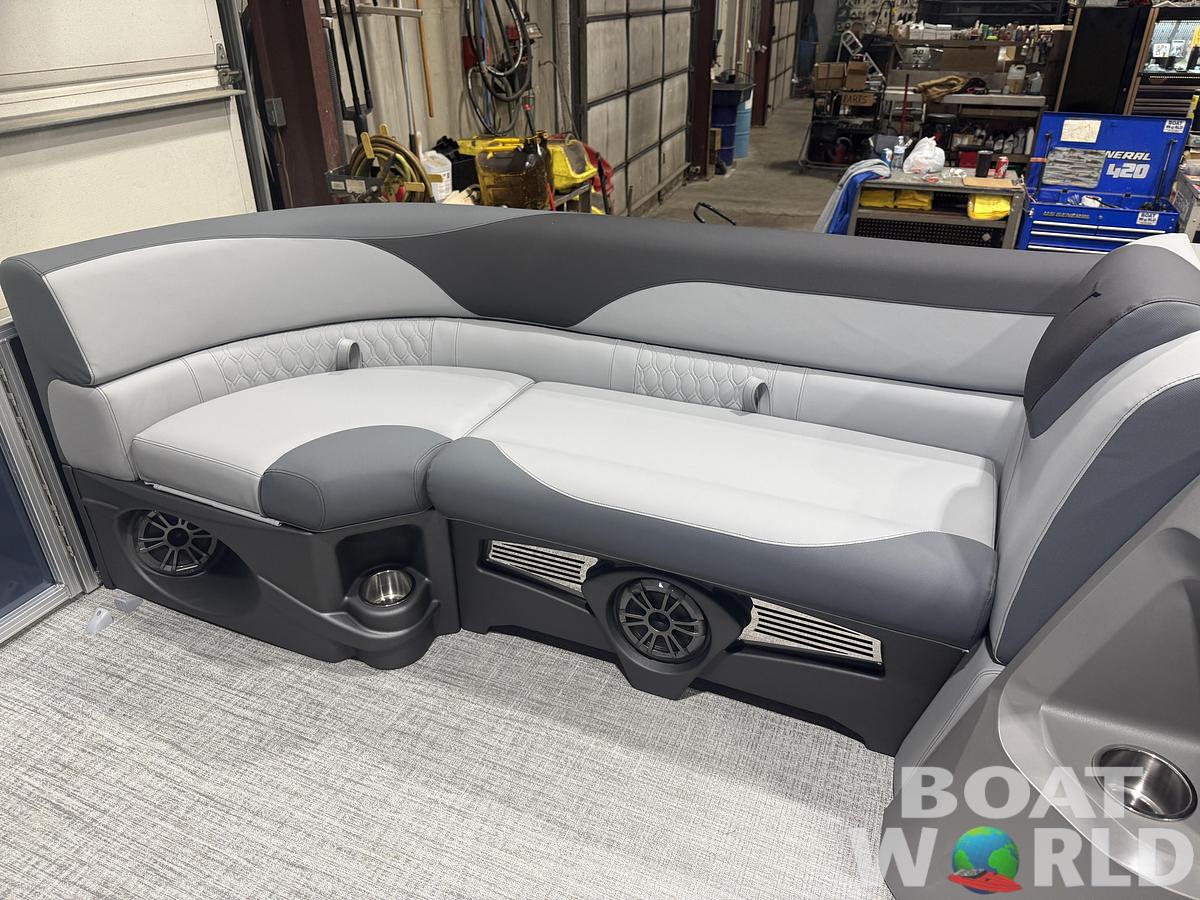 2026 Tahoe Pontoons LTZ 2385 Swingback (VRB) 