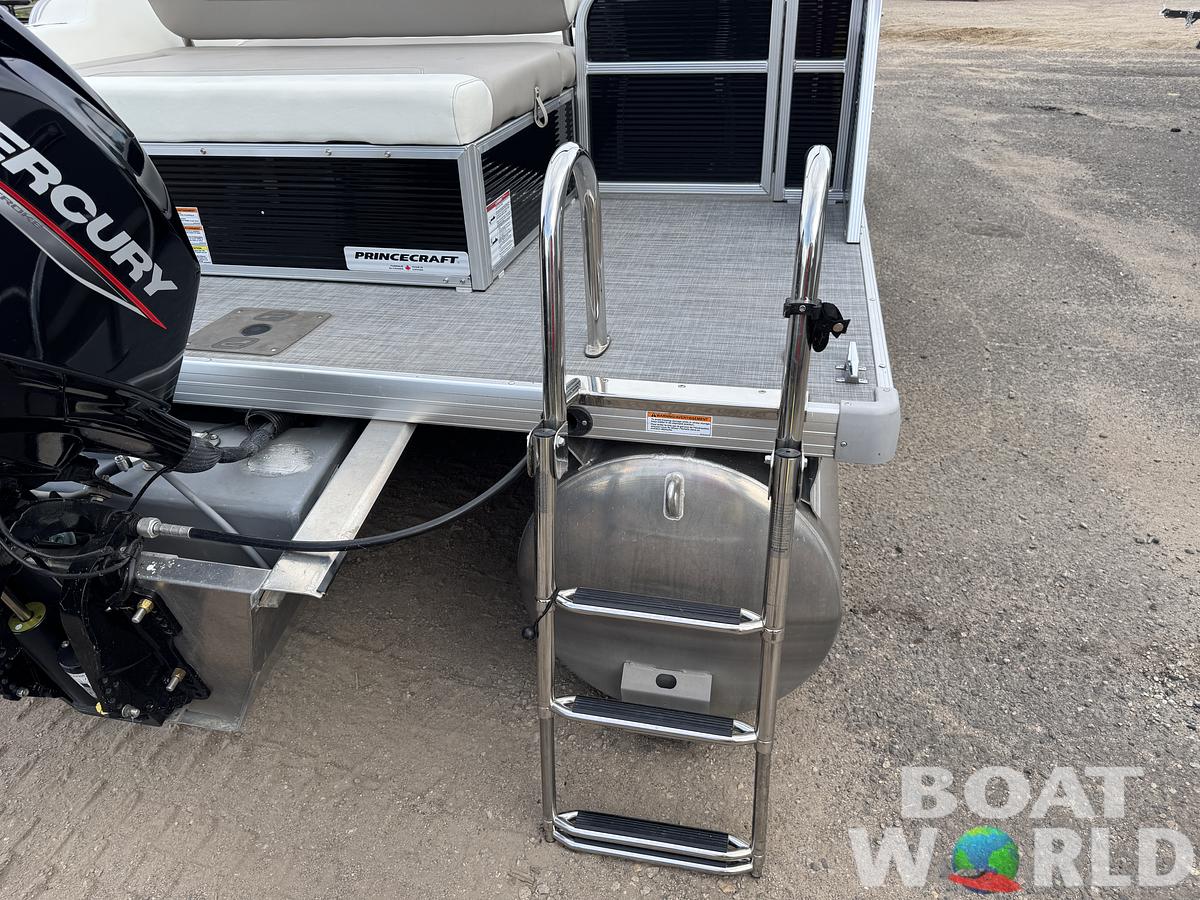 Used 2024 Princecraft Vectra 21 RL Dinette Swingback Pontoon