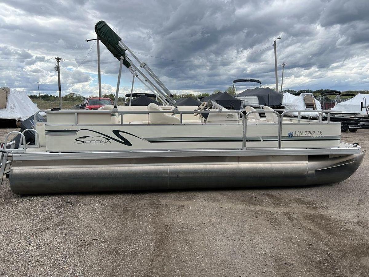 Used 2005 Bennington Sedona F21 Pontoon