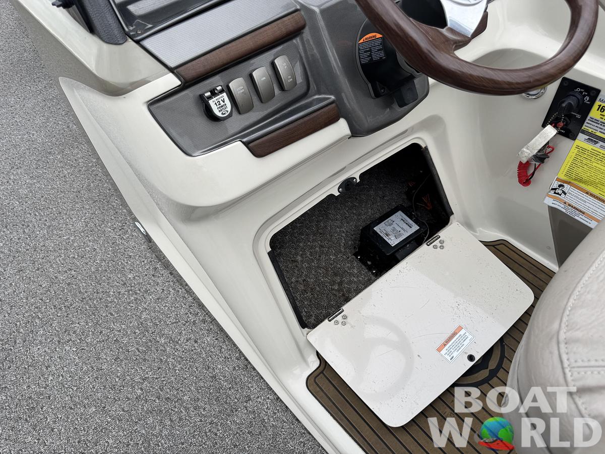 Used 2013 Premier 250 Intrigue Pontoon with 140HP Suzuki Fourstroke EFI