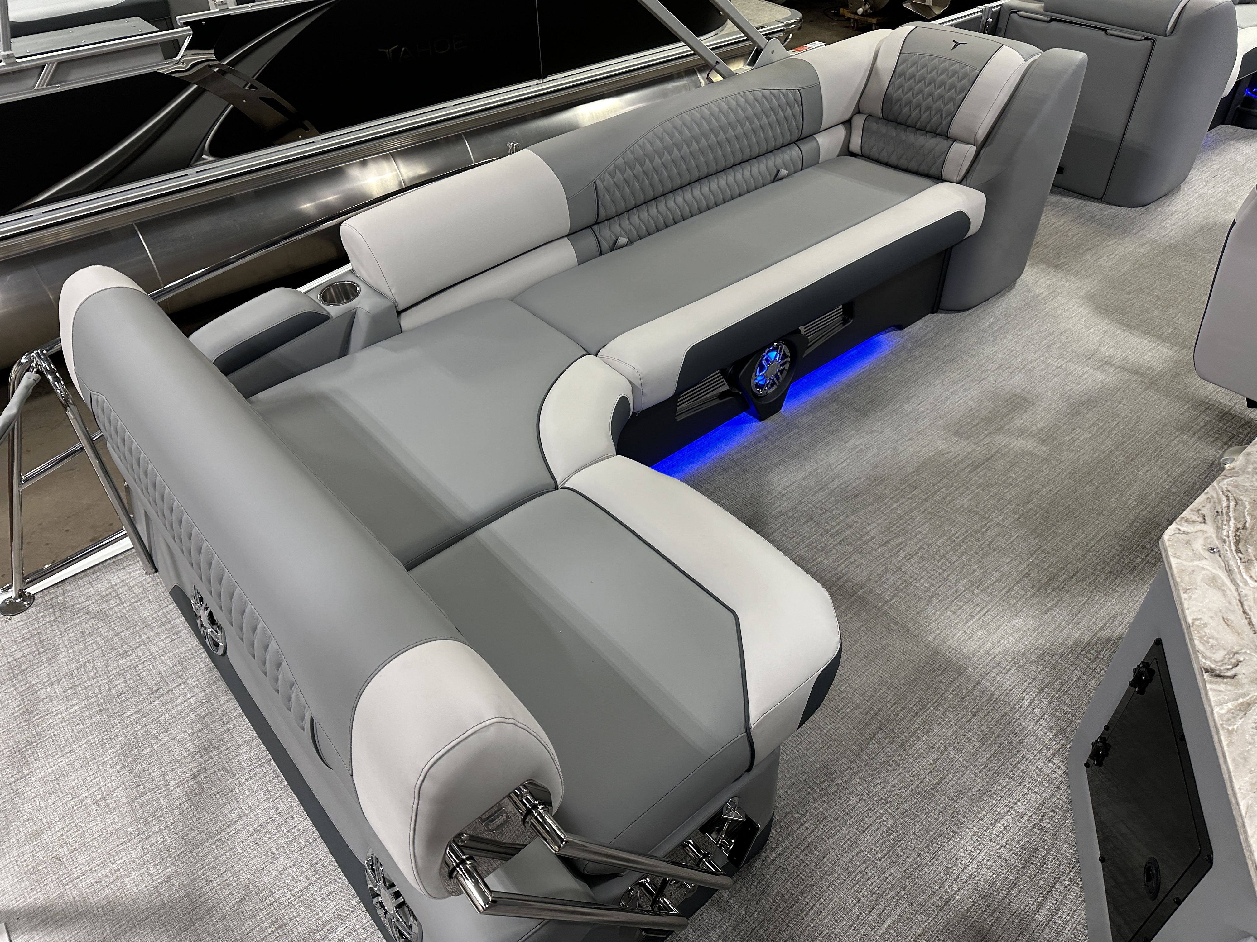 2025 Tahoe Pontoons Cascade 2385 Cruise Rear Bench (CRB) & Honda 4-Stroke EFI