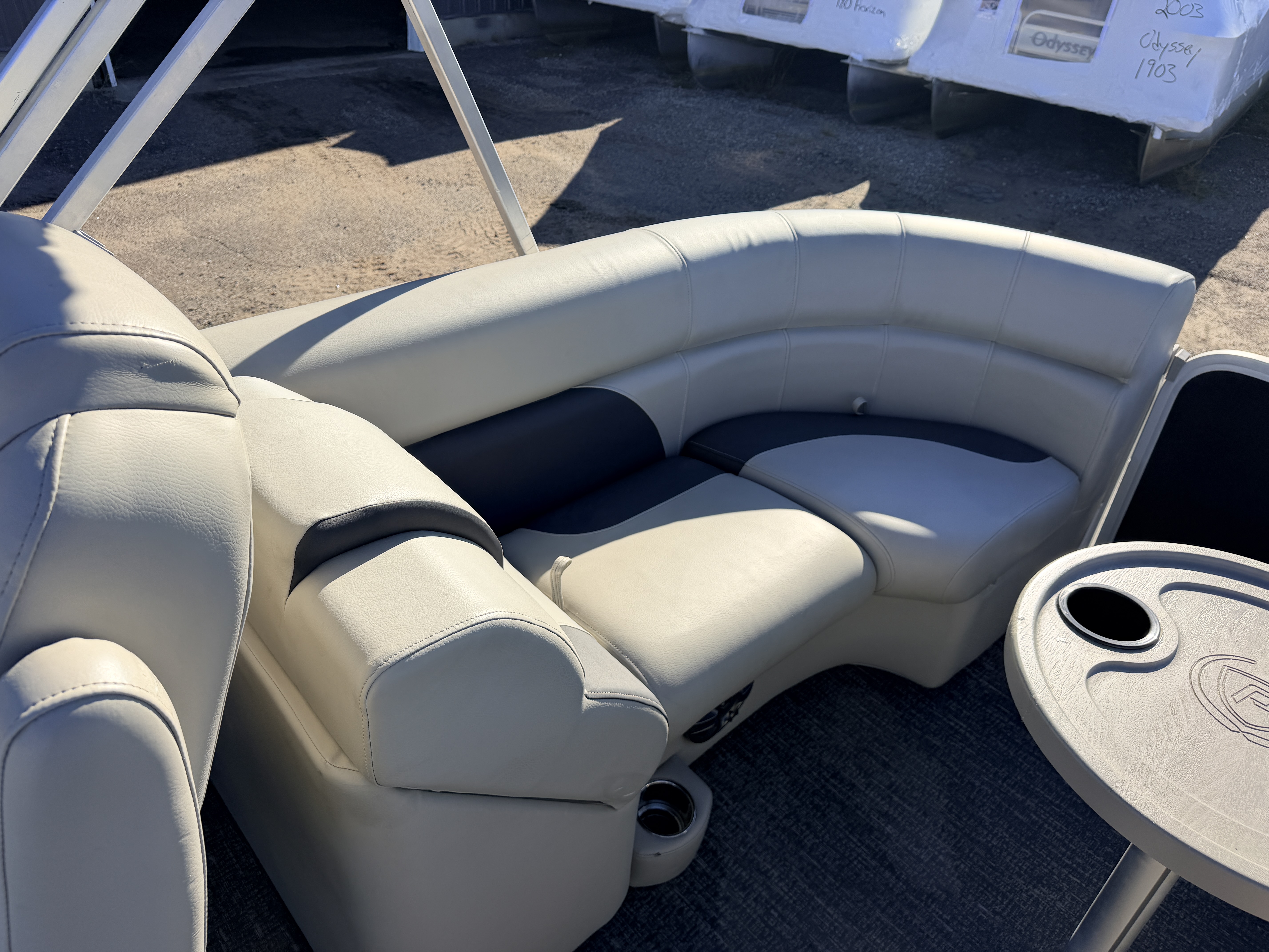 Used 2022 Premier 230 SunSpree RF & 116HP Yamaha 4Stroke -$34,995