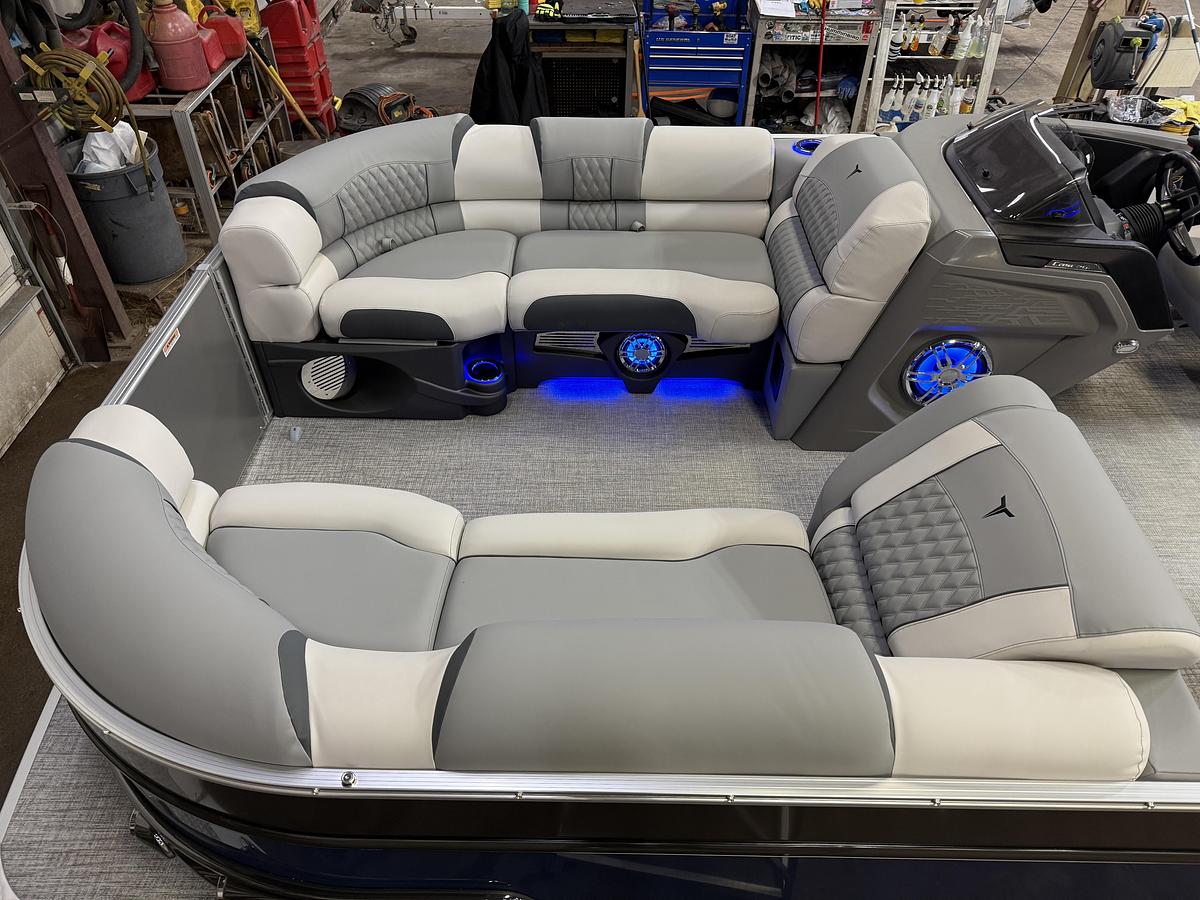 2025 Tahoe Pontoons Cascade 2385 Quad Lounge Tritoon & 225HP 4-Stroke