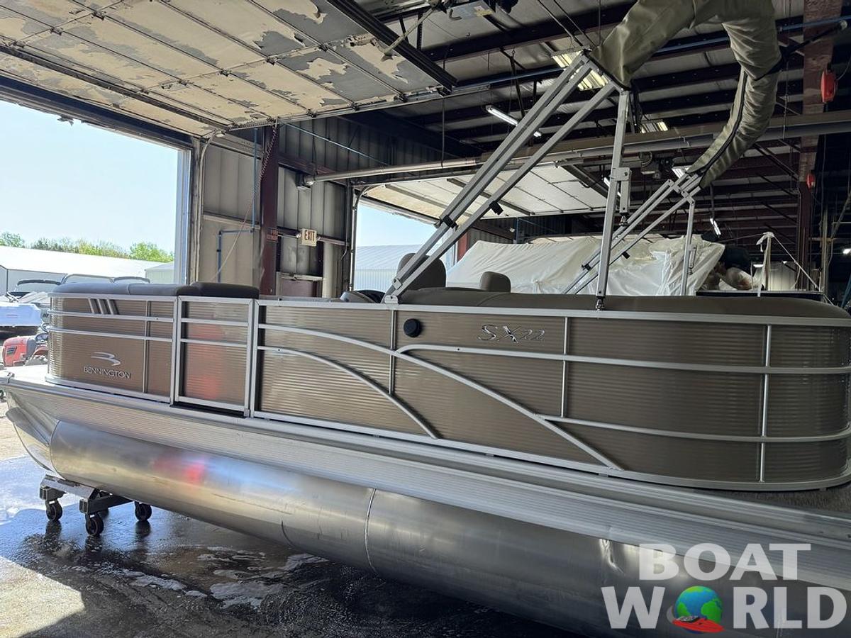 Used 2021 Bennington 22 SSR Pontoon