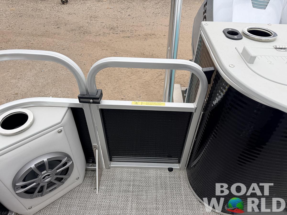 Used 2019 Qwest 822 Fish & Cruise Tritoon & 150HP Honda 4Stroke - $39,995