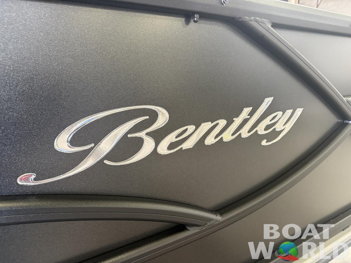 2026 Bentley Pontoons Legacy 220 QSB Swingback & 4-Stroke EFI