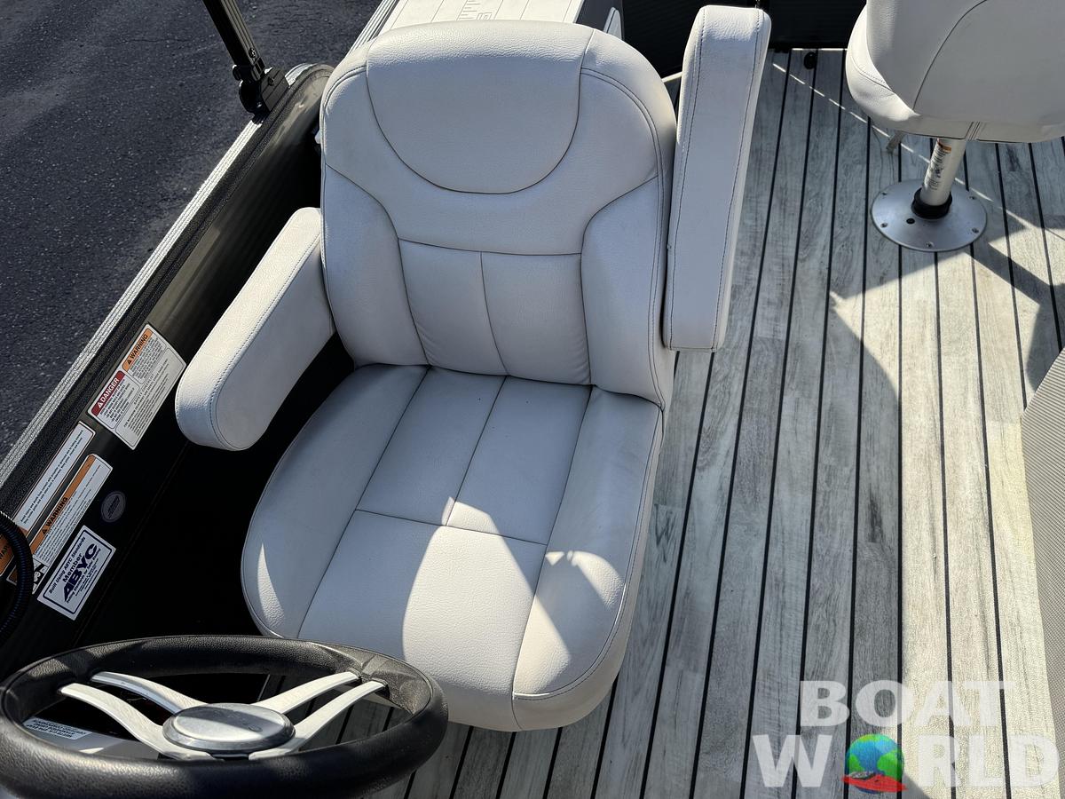 Used 2017 Crest  200 Pontoon with 115HP Yamaha Fourstroke EFI