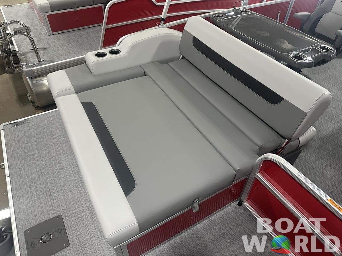 2025 Princecraft Vectra 23 RL SS Swingback Pontoon & Mercury 4-Stroke EFI