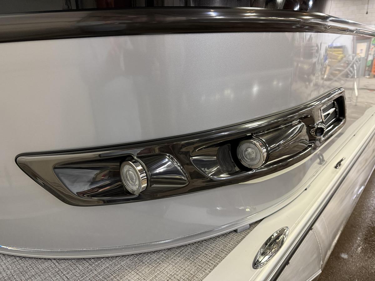 2025 Tahoe Pontoons Cascade 2385 Quad Lounge Shift Tritoon & 225HP 4-Stroke