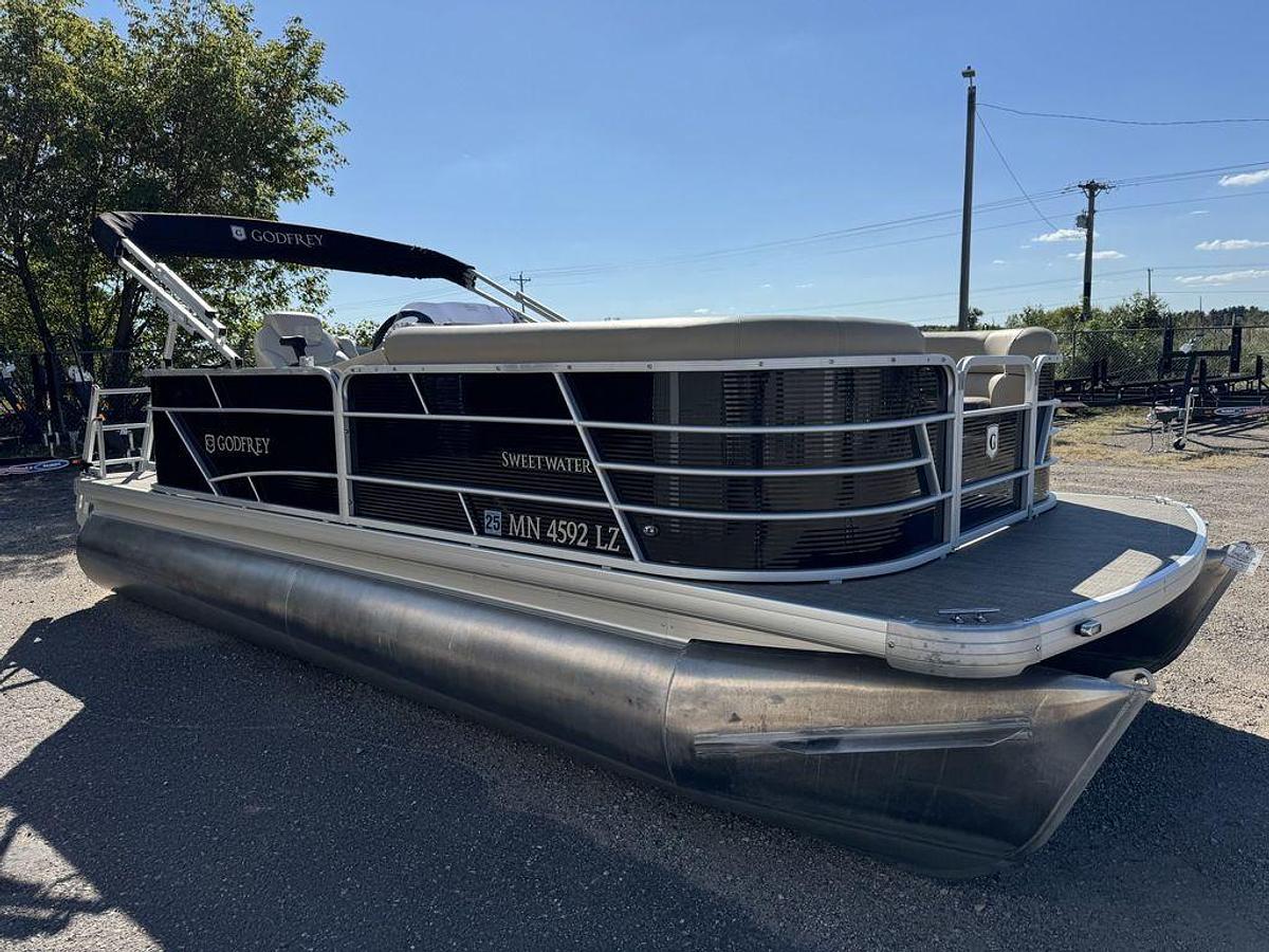 Used 2020 Sweetwater SW 2086 Cruise Pontoon with 70HP Yamaha 4-S EFI