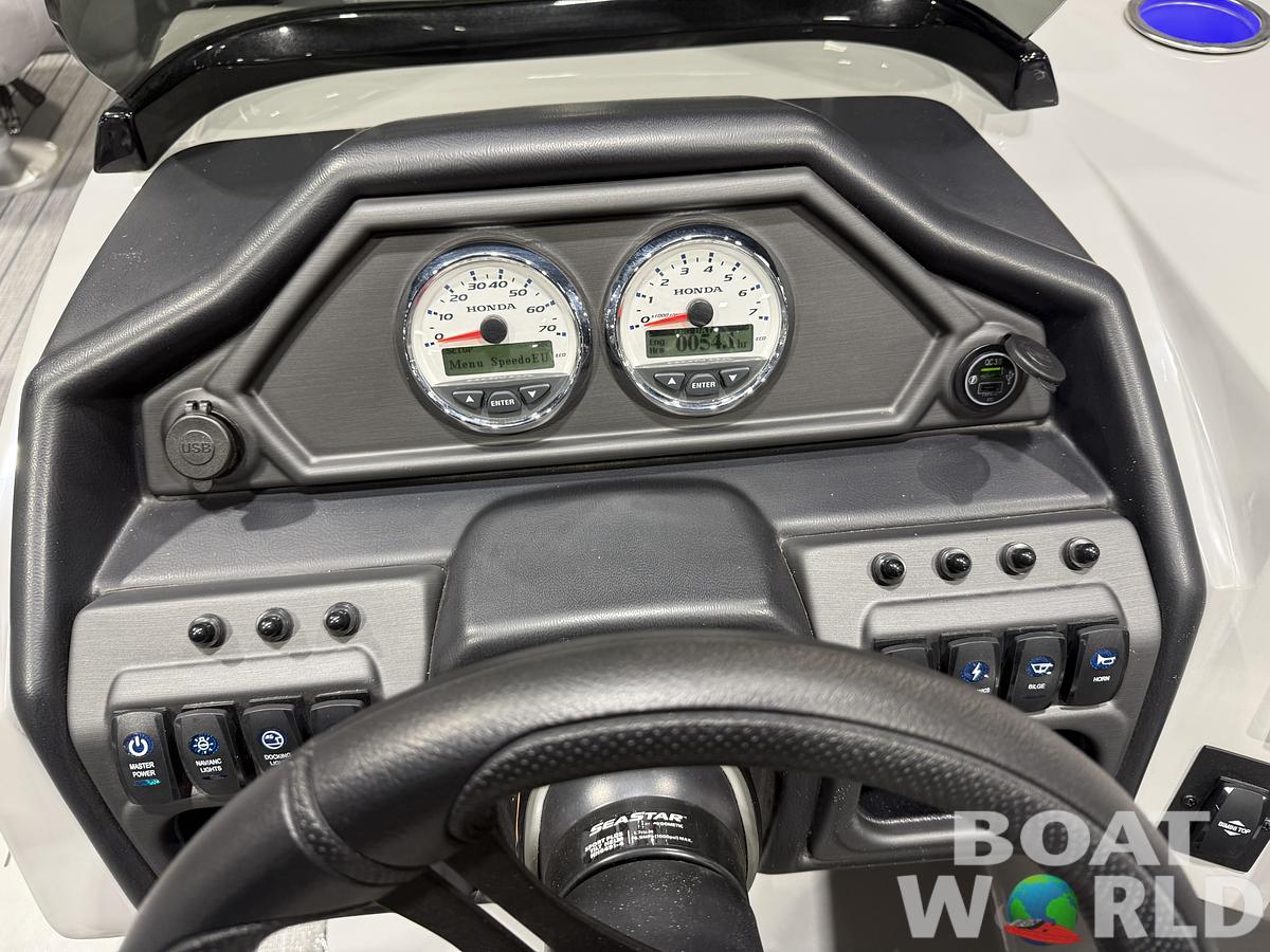 Used 2026 Bentley Pontoons Legacy 223 DL Quad Lounge Tritoon & 250HP