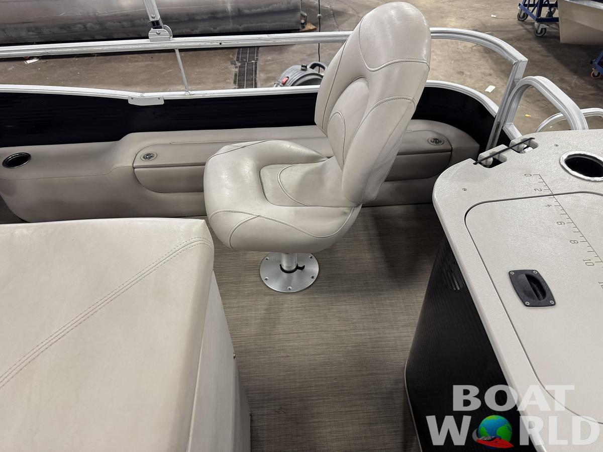 Used 2017 Bennington  22 SS Pontoon with 90HP Yamaha Fourstroke EFI