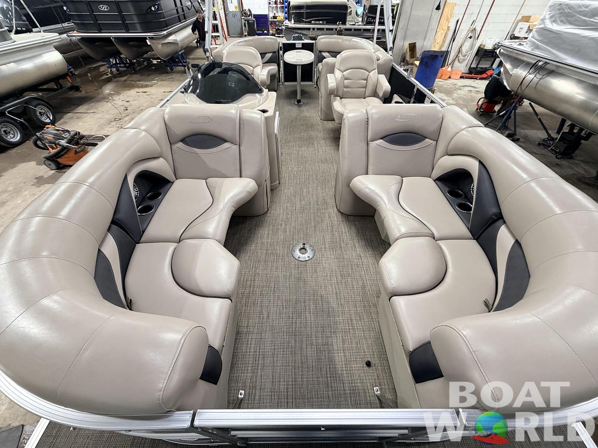 Used 2016 Sylvan Mirage 822 LZ & 50HP Yamaha 4Stroke - $21,995