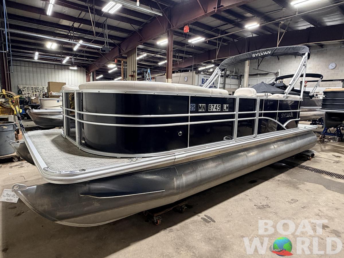 Used 2016 Sylvan Mirage 822 LZ & 50HP Yamaha 4Stroke - $21,995