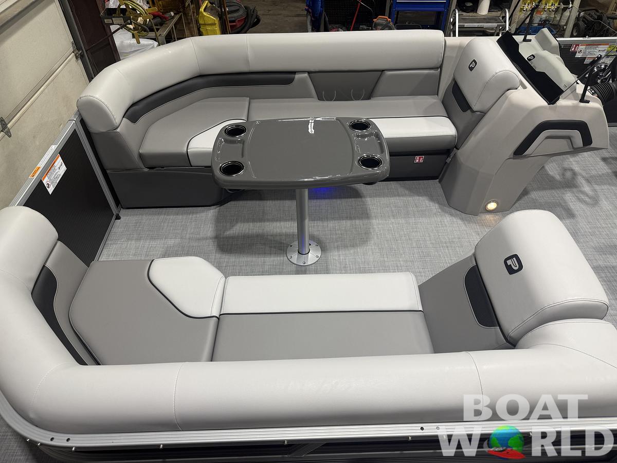 2026 Princecraft Vectra 23 RL SS Swingback Tritoon