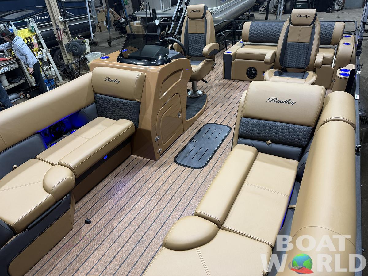 2026 Bentley Pontoons Elite 223 Swingback Tritoon