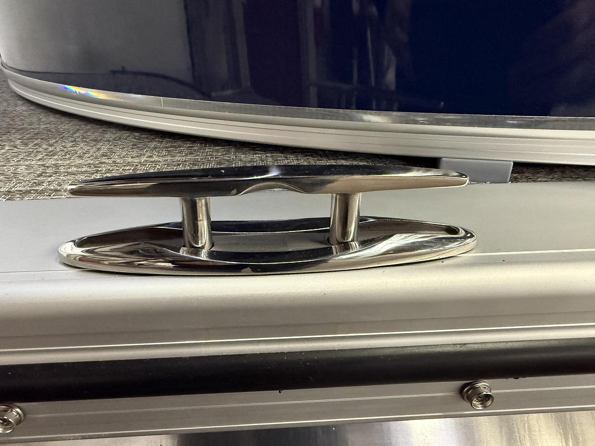 2025 Tahoe Pontoons Cascade 2385 Quad Lounge Tritoon & 225HP 4-Stroke