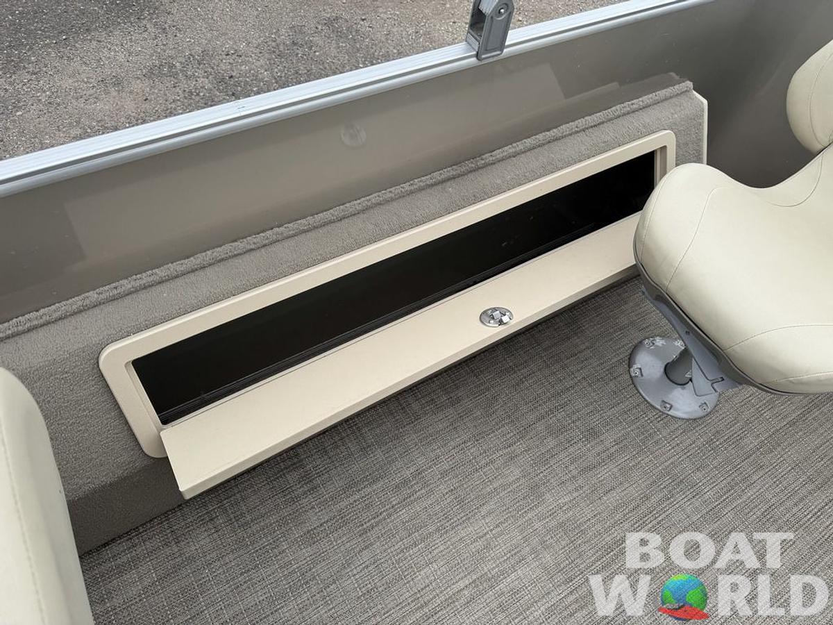 Used 2017 Sylvan 820 Cruise-n-Fish Pontoon