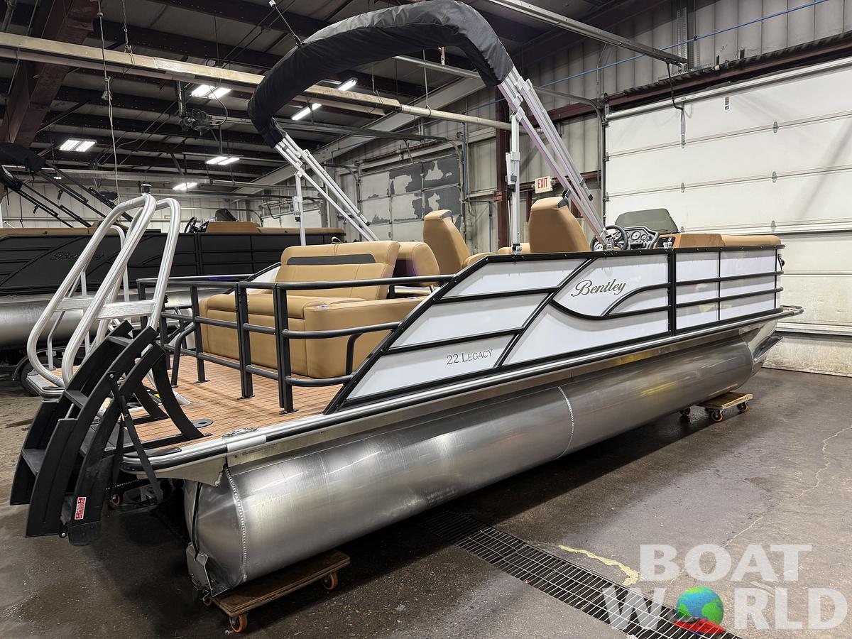 2026 Bentley Pontoons Legacy 223 Swingback Tritoon 
