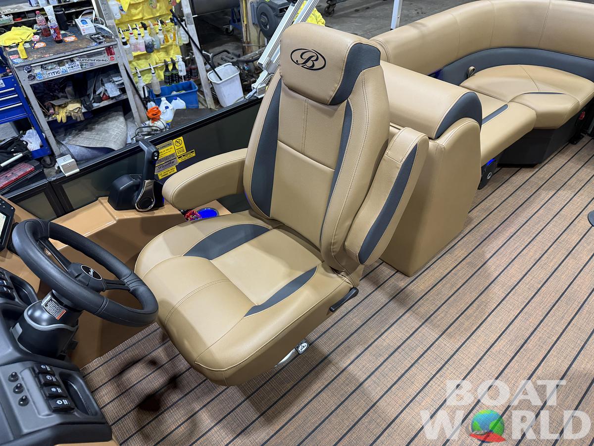 2026 Bentley Legacy 150HP 220 Navigator DL Quad Lounge $49995
