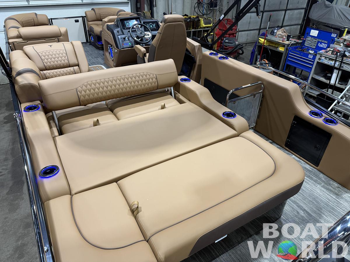 2026 Tahoe Pontoons Cascade 2385 Swingback (VRB) Tritoon 