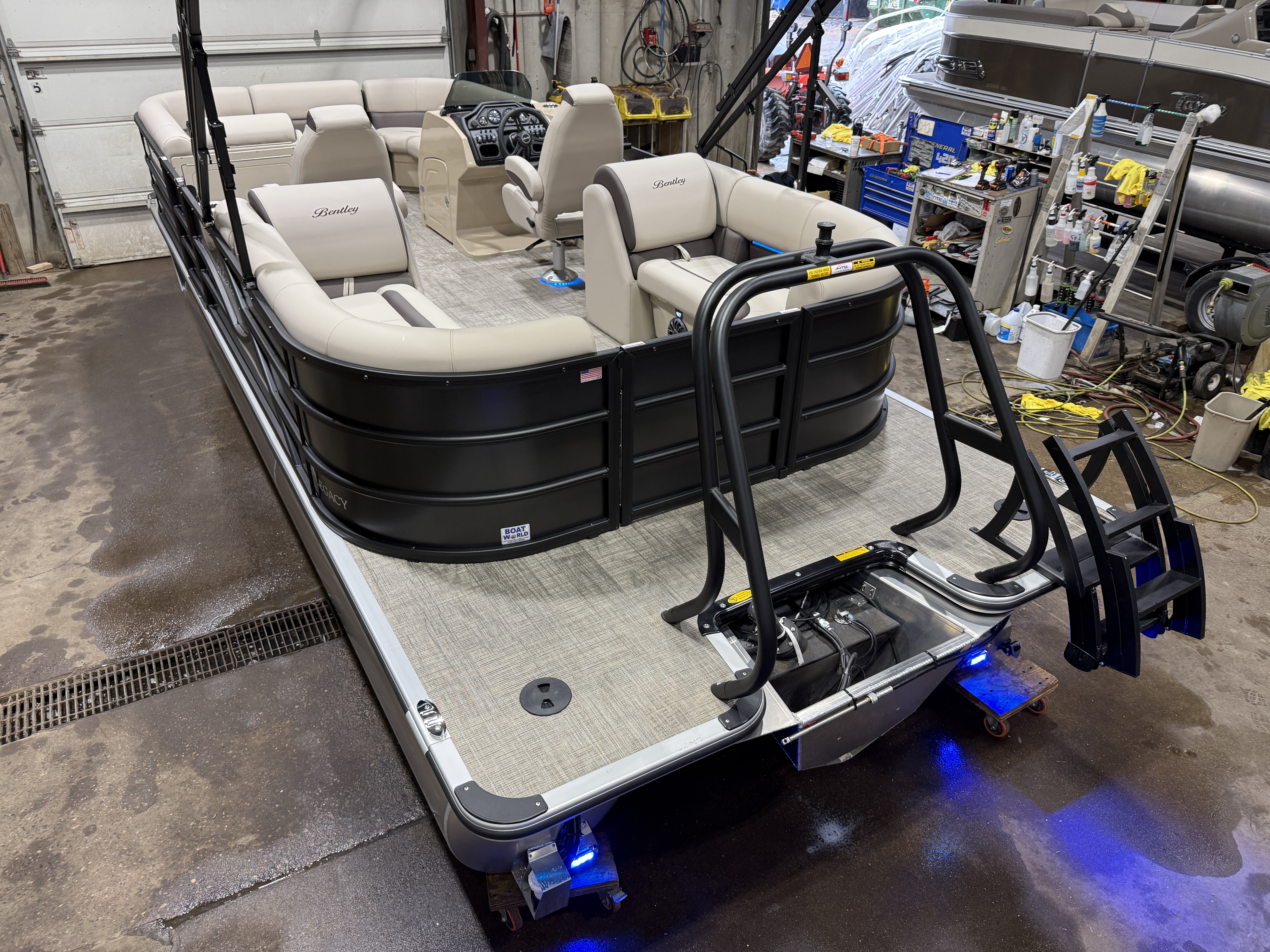 2027 Bentley Legacy 220 Navigator Quad Lounge Pontoon $42995
