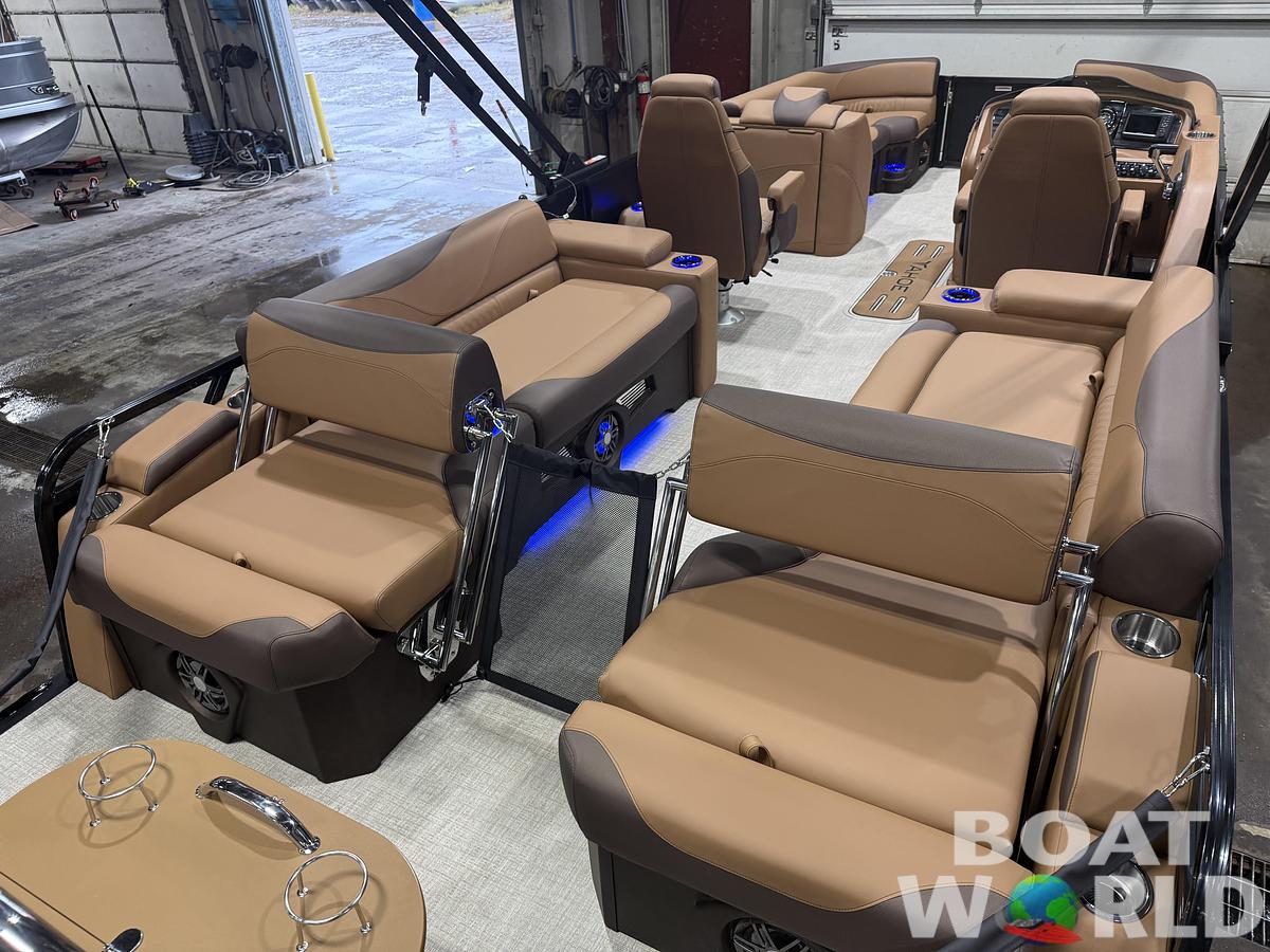 2027 Tahoe LTZ 300HP QLS 2585 Tritoon $71,995