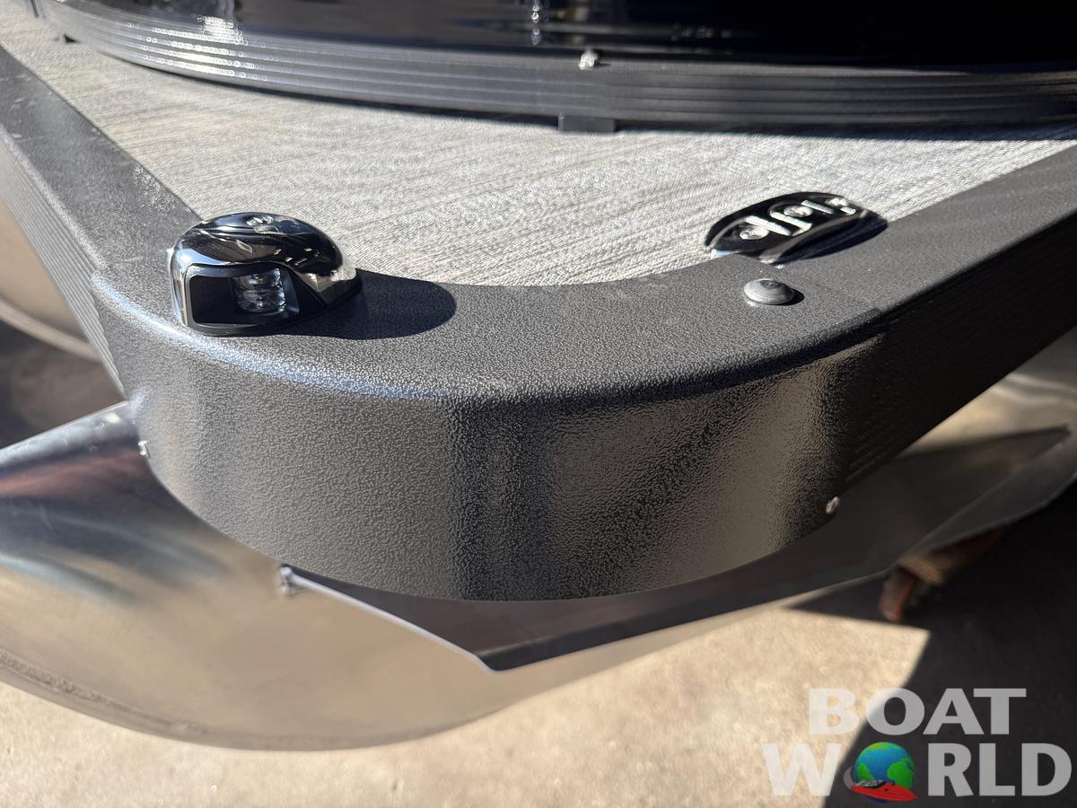 2026 Montego Bay 8522 DL Quad Lounge Tritoon