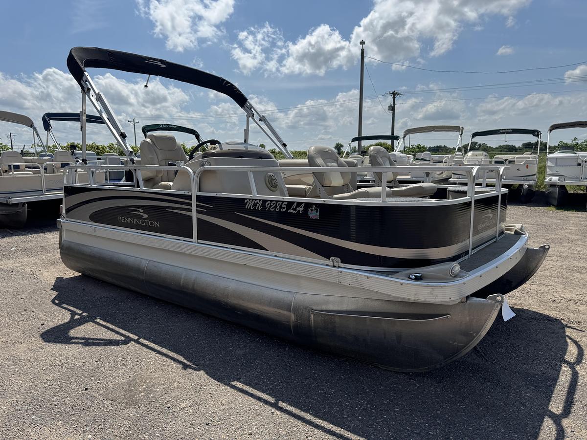 Used 2013 Bennington 17SF
