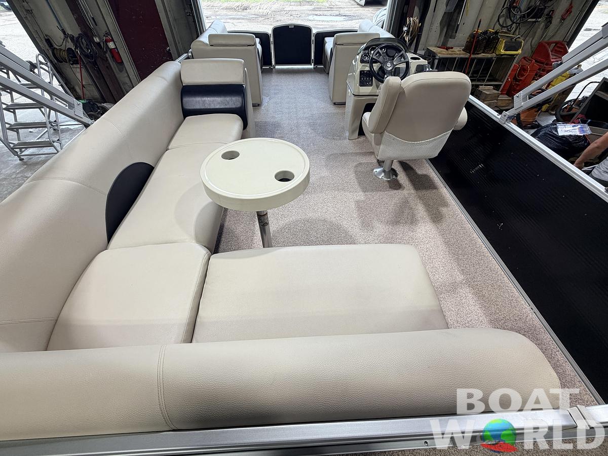 Used 2016 Weeres 220 Cadet Cruise & 90HP Evinrude ETec -17,995
