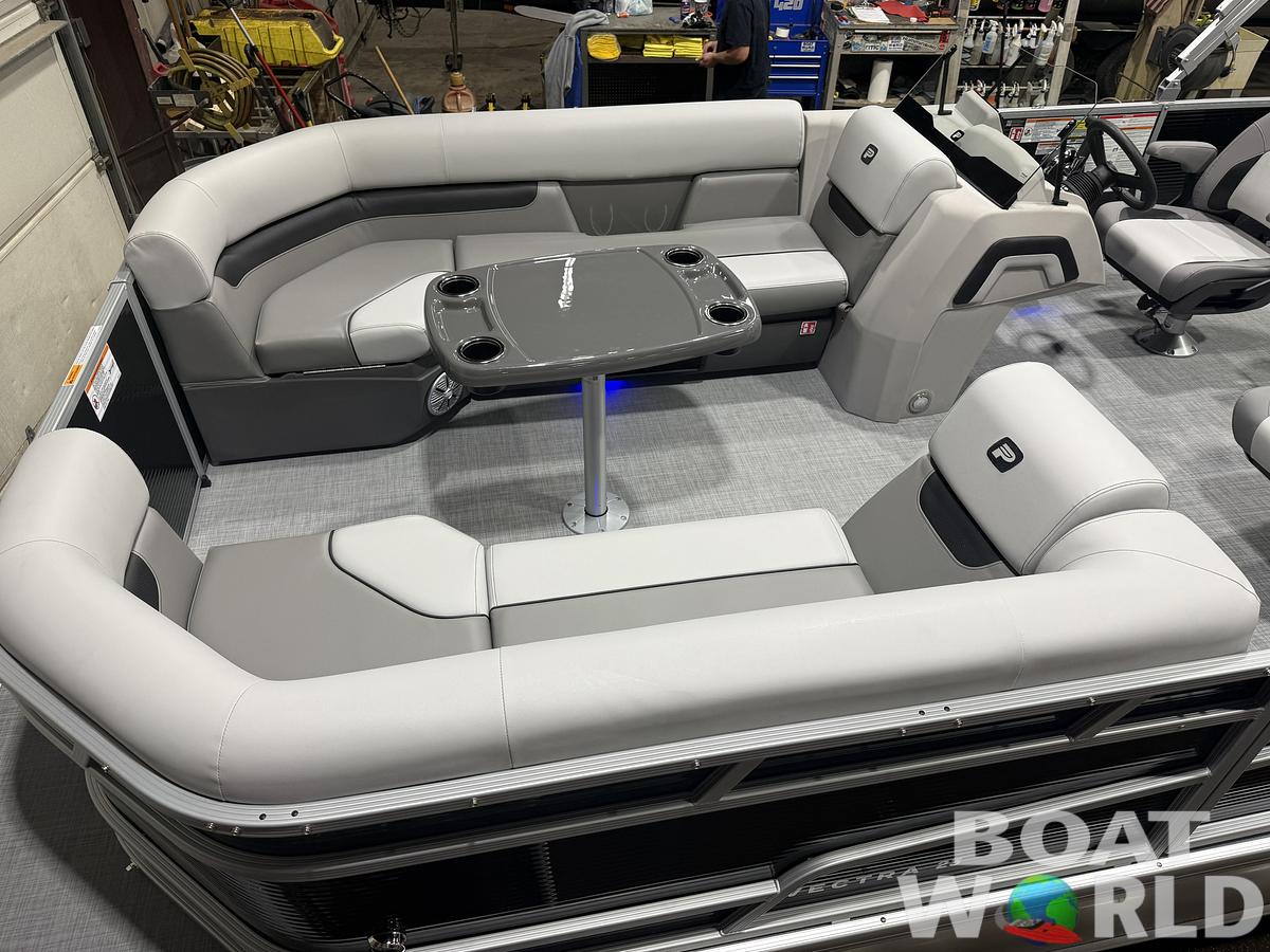 2026 Princecraft Vectra 23 RL SS Swingback Tritoon 