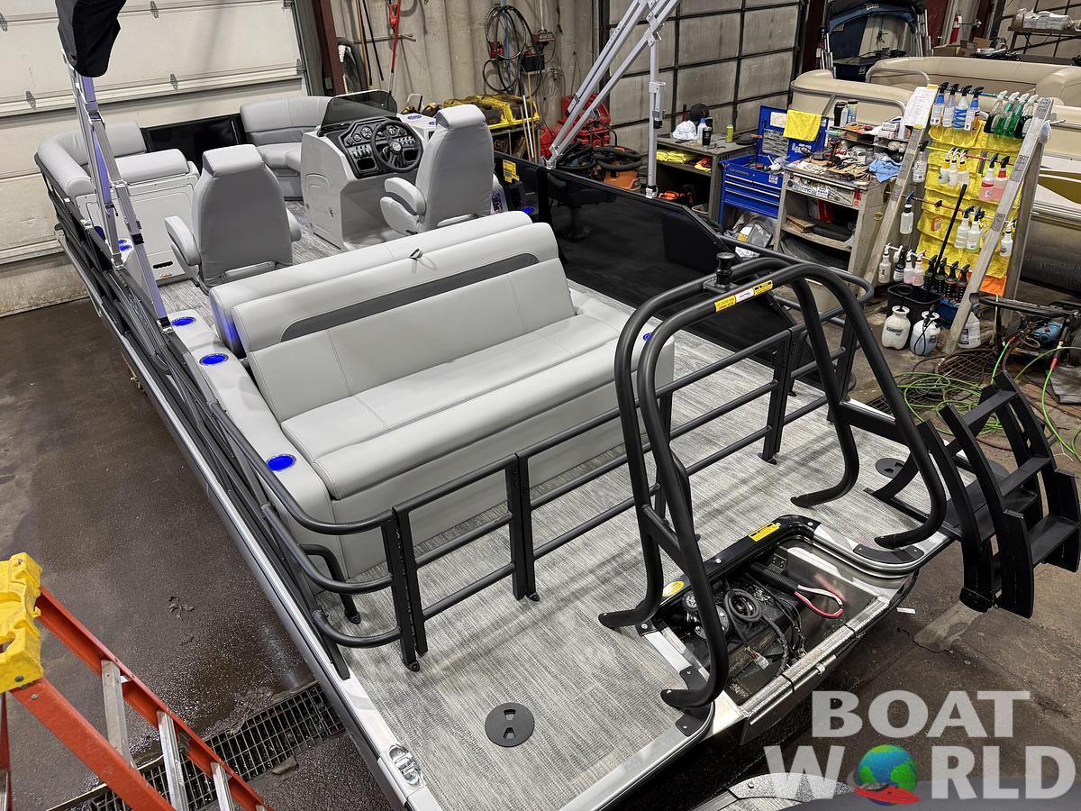 2026 Bentley Pontoons Legacy 220 Swingback