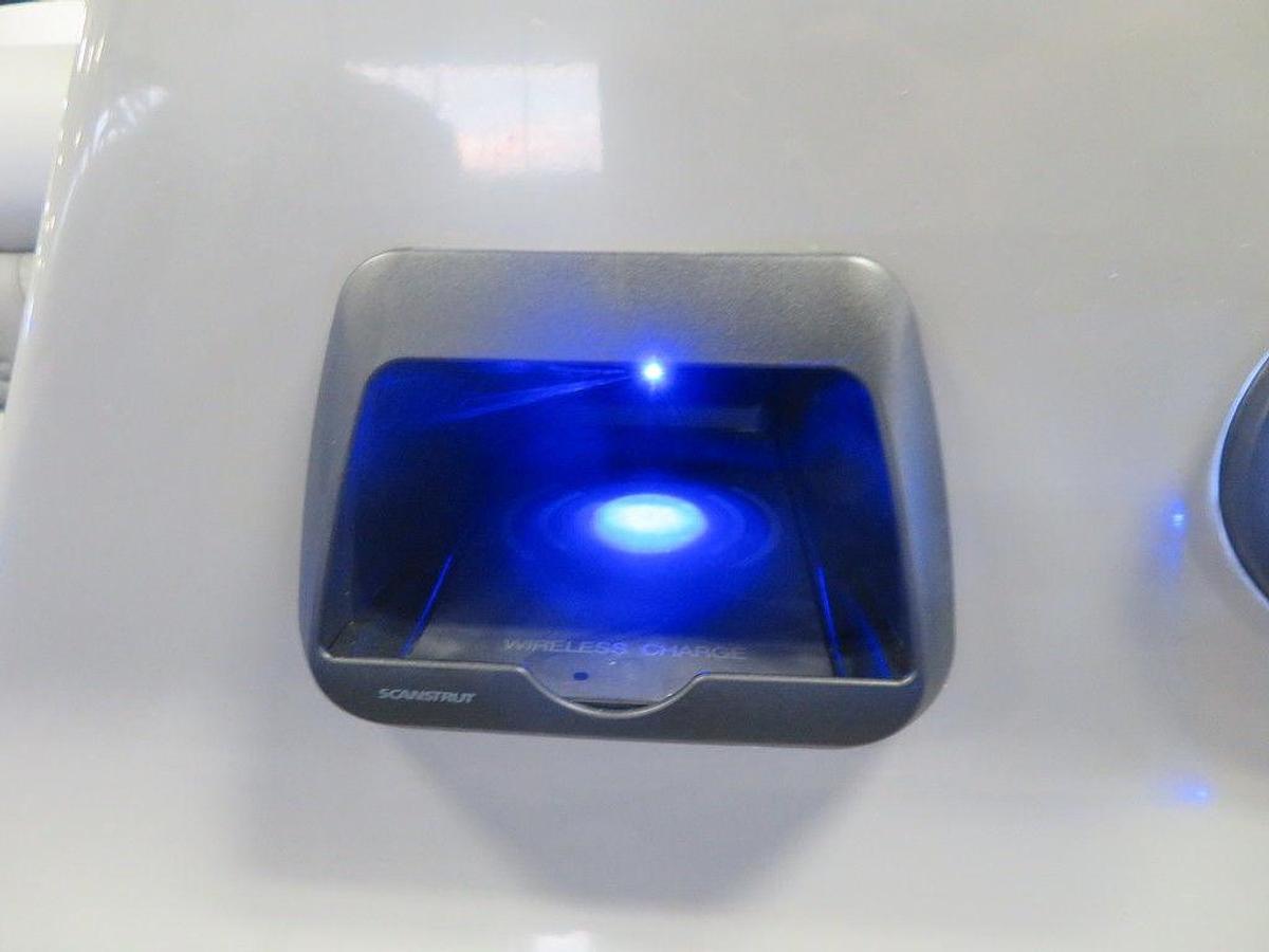 2023 Montego Bay ST8524 Swingback Tritoon Deluxe Pontoon & Honda 200HP 4-Stroke EFI