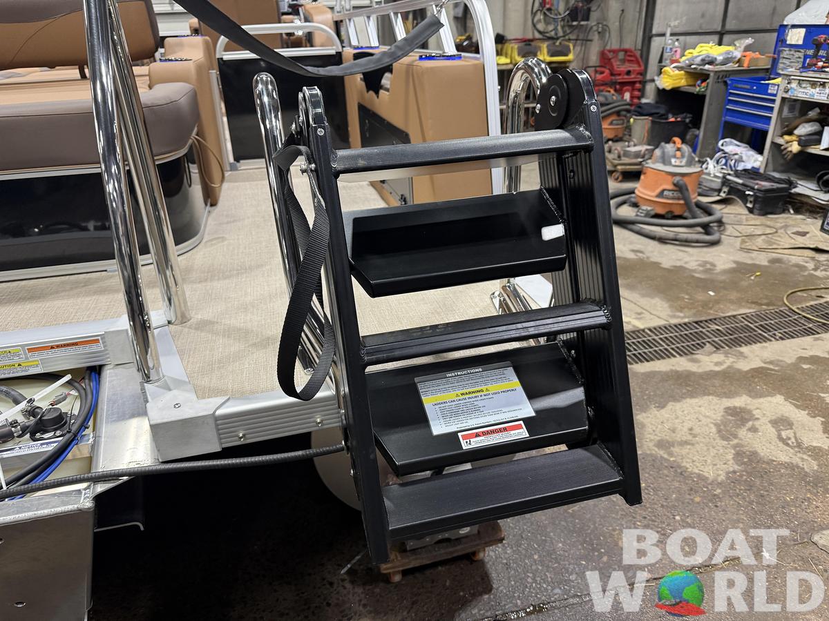 2027 Tahoe LTZ 2385 VRB SE Swingback Pontoon $41995