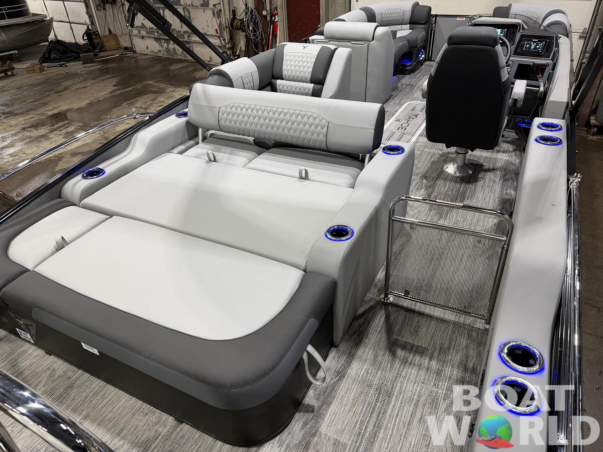 2026 Tahoe Pontoons Cascade 2385 Swingback (VRB) Tritoon