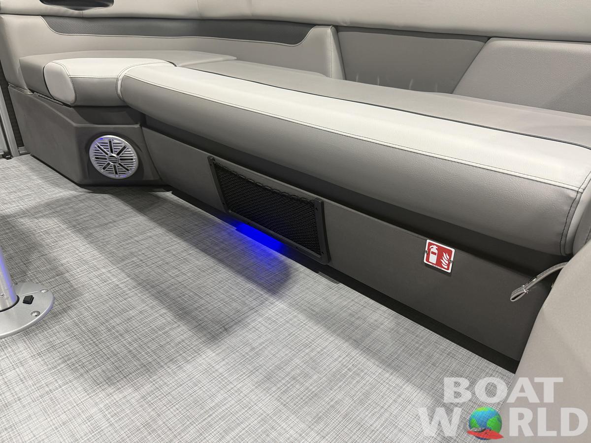 2026 Princecraft Vectra 23 RL SS Swingback Tritoon