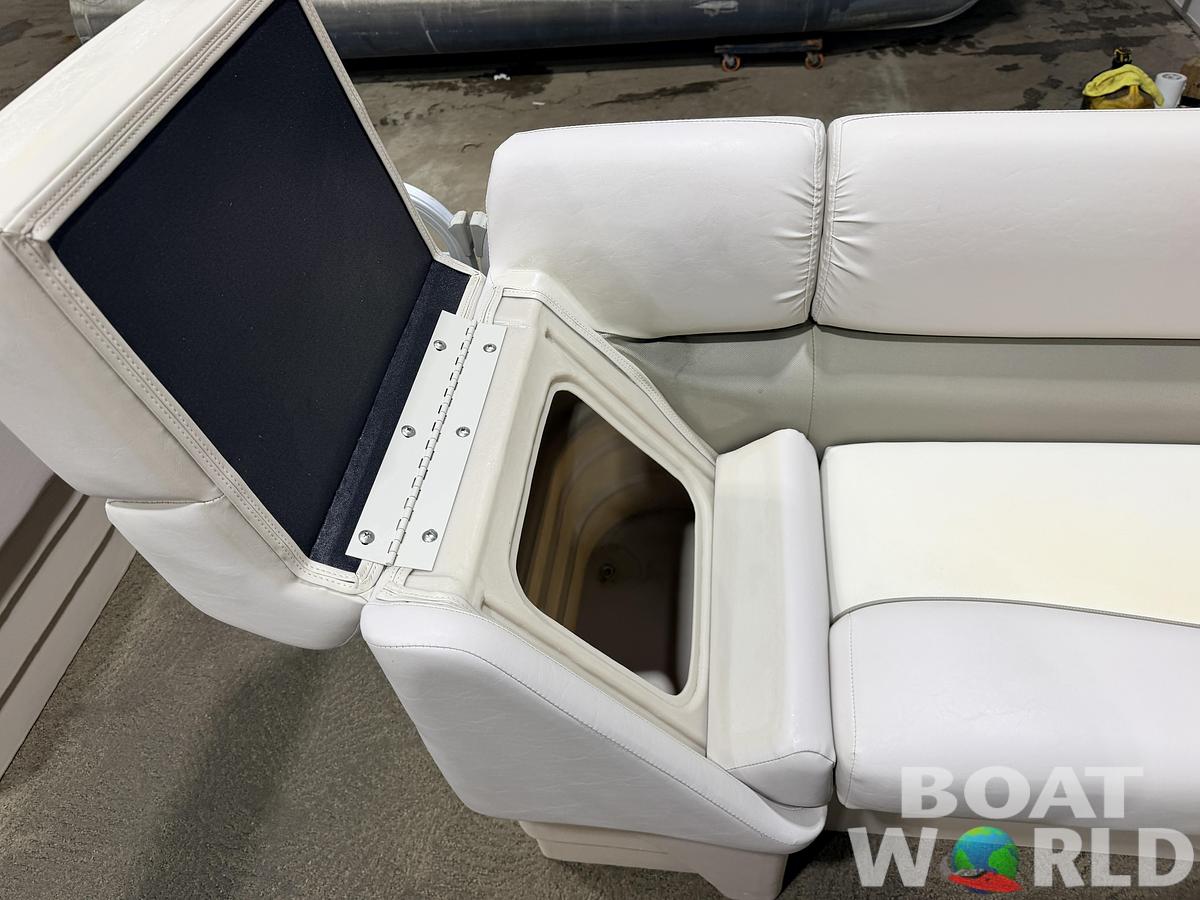 Used 2014 Bennington 21 SLX & 90HP Yamaha 4Stroke -$19,995