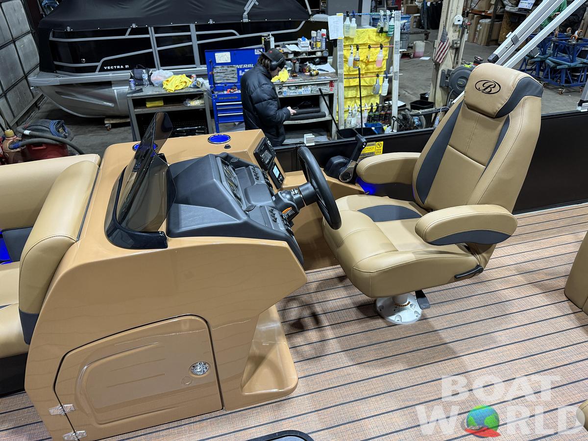 2026 Bentley Pontoons Legacy 223 Swingback Tritoon 