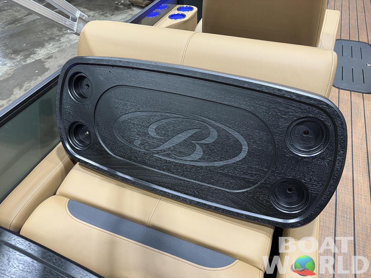 2026 Bentley Pontoons Legacy 223 QSB Swingback Tritoon 