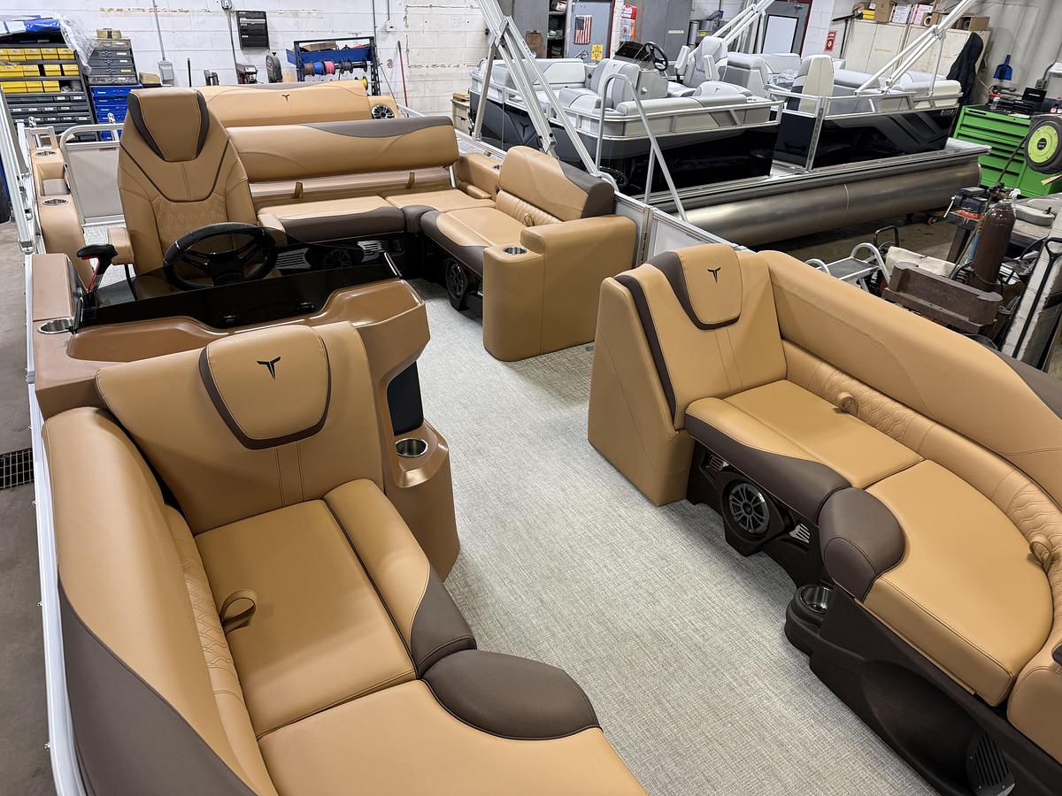 2025 Tahoe Pontoons LTZ 2385 Swingback (VRL) & Honda 4-Stroke EFI