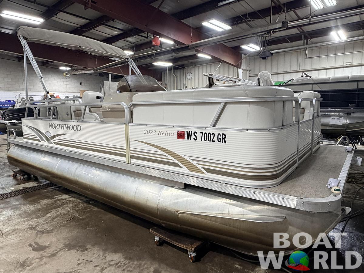 Used 2004 Northwood 2023 Reitta & 40HP Mercury 4Stroke -$