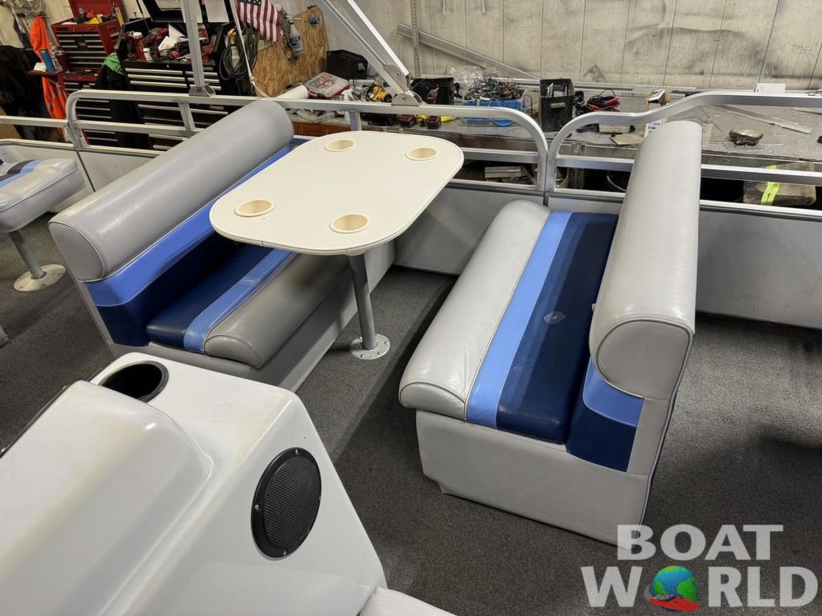 Used 2002 TMC 2200 FM Pontoon