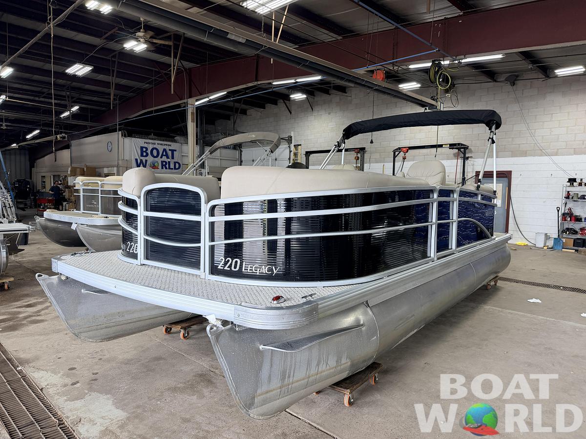 Used 2016 Weeres 220 Legacy & 90HP Yamaha 4Stroke -$19,995
